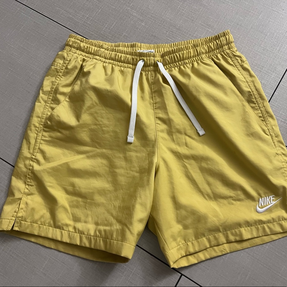 Nike woven shorts xsmall